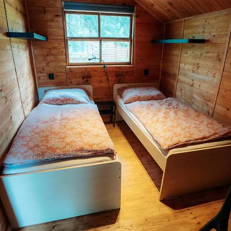 Latowisko אתר קמפינג *