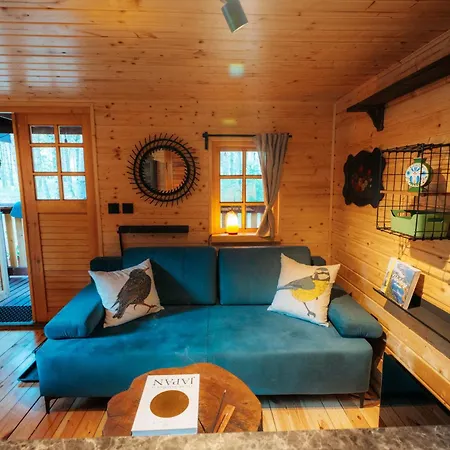 Latowisko אתר קמפינג *